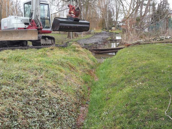 Arbeiten in Moorböden unter Verwendung von Baggermatratzen