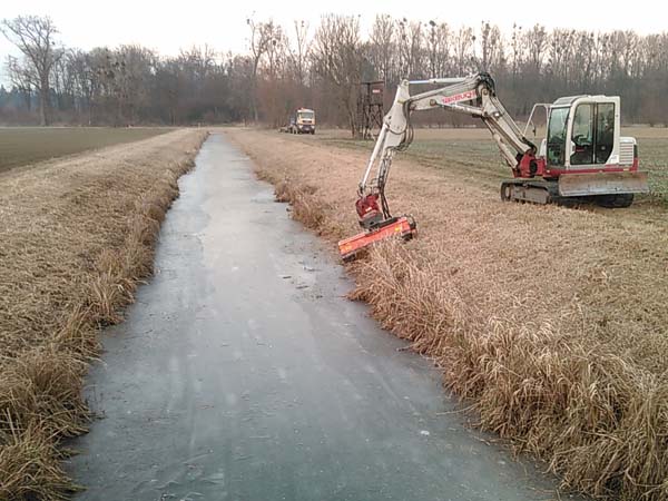 Mulcher am Traktor und Baggerausleger